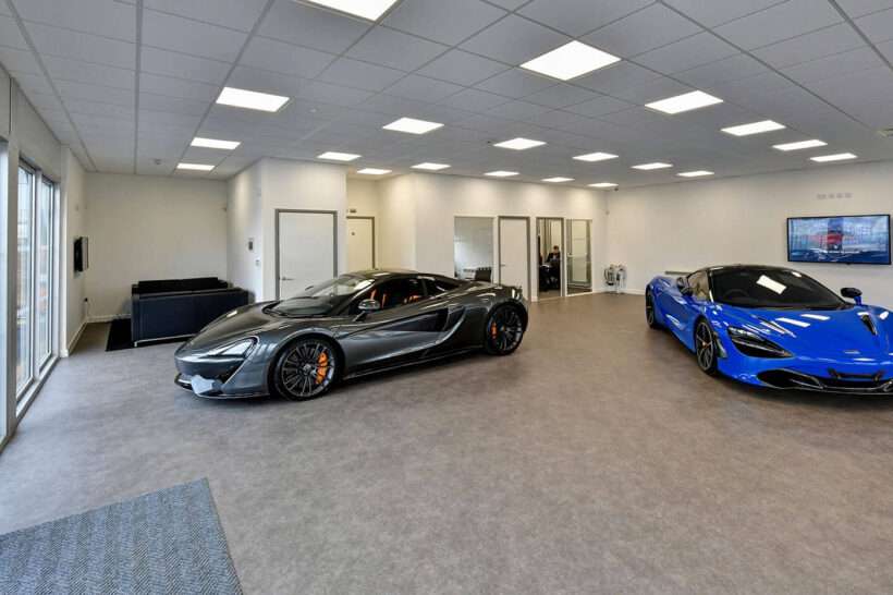 Neptune-Flexolution-showroom-McLaren-Hatfield-tymczasowy-showroom