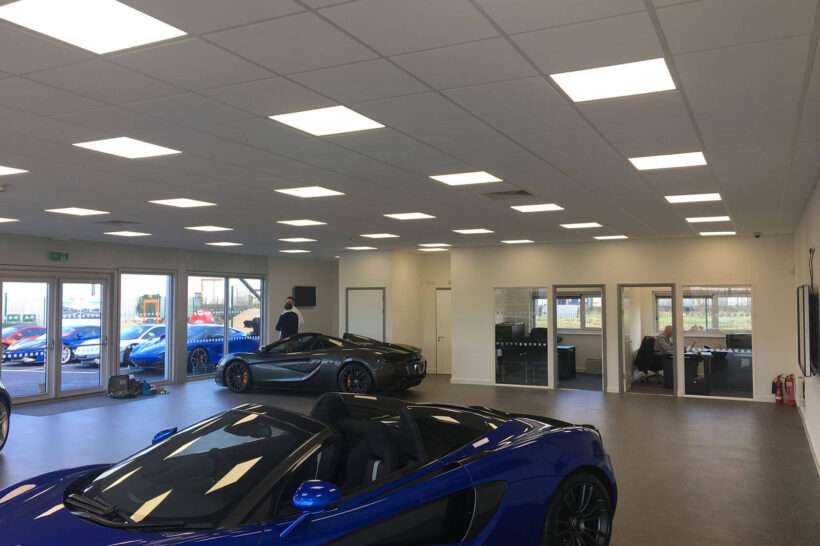 Neptune-Flexolution-showroom-McLaren-Hatfield-tymczasowy-showroom