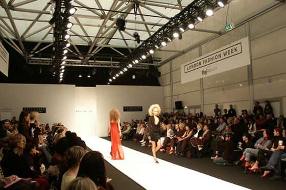 neptunus-evolution-modeshow-tijdelijk-gebouw