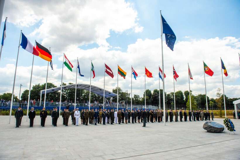 Neptune-Alure-Globe-NATO-Summit-Bruksela-kongres
