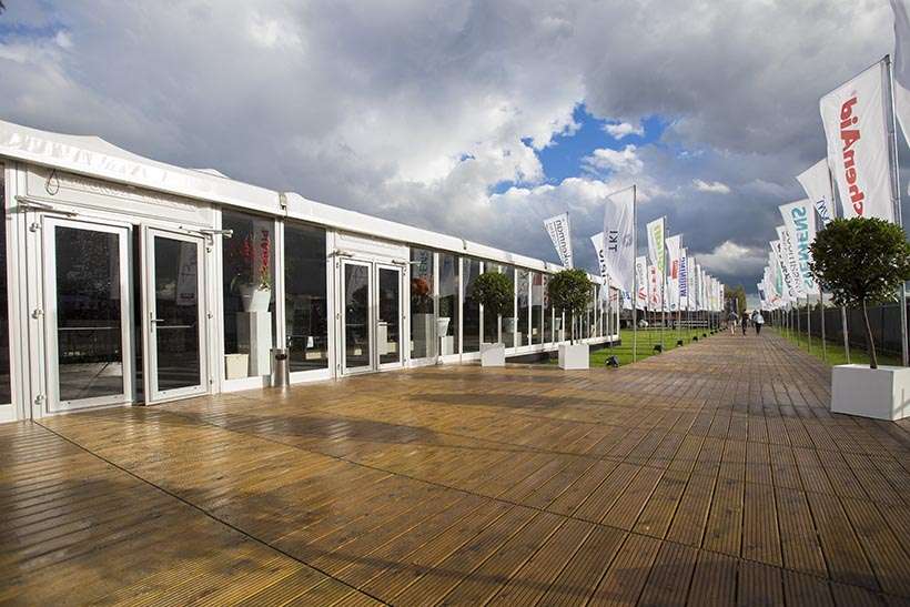 Neptunus Aluhal DMG Waalwijk tijdelijke bedrijfsfeest entree